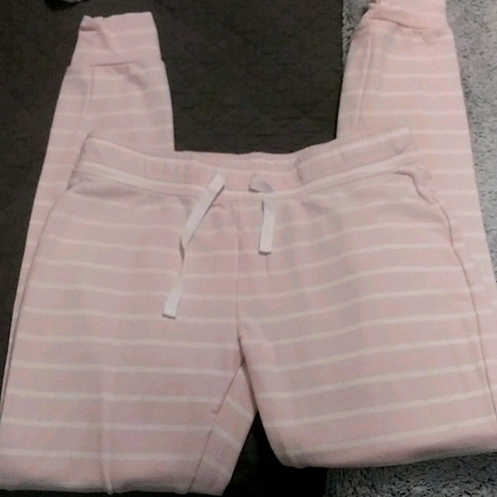 Super cute pink and white leggings